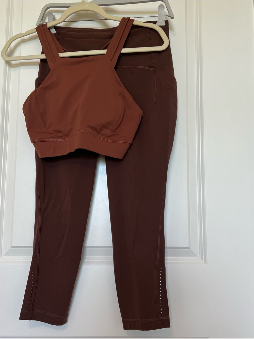 Lululemon High-Neck Sports Bra Rust brown & high waist cropped leggings great 6